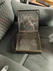 Eskilerden teneke dikiş kutusu