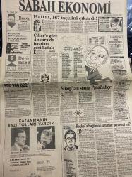 SABAH EKONOMİ GAZETESİ DOĞUM GÜNÜ HEDİYESİ - 30 EYLÜL 1992 -Hattat-Bilal Çetin-Nedim Özkan-Osman Ulagay-Tuncer Biçgiloğlu-Meral Tamer  Hattat 167 işçisini çıkardı-Çiller’e göre Ankara’da bazıları geri kafalı-Sinop’tan sonra Paşabahçe-İstanbul’un vergi rekortmenleri-Baykal’a bağlanan umutlar gerçekçi mi-Kağıt sektöründe SEKA ve eski kağıt gerçeği-Sabah’ın ilanları artık konuşuyor-Alo’culardan Alo imdat-Emekli kuyruğu nasıl azalacak-Vergi iadesinde son durum nedir-İsteğe bağlı da başvuru-Servis müdürü tatile çıktı Philips TV mahsur kaldı-Arçelik ve Grundig TV’ye uzaktan kumanda takmıyor-İmalat sanayii umutsuz-Diş macunu reklamına Bakan Aktuna el koydu-Boykota karşı zam-Sabancı Bimsa’yı IBM ile evlendirdi  Karikatür isimleri ve çizerleri: Paşabahçe-Sinop karikatürü-İşten çıkarma karikatürü-Alo imdat karikatürü-İmalat sanayi karikatürü-Sabancı IBM karikatürü