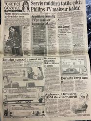 SABAH EKONOMİ GAZETESİ DOĞUM GÜNÜ HEDİYESİ - 30 EYLÜL 1992 -Hattat-Bilal Çetin-Nedim Özkan-Osman Ulagay-Tuncer Biçgiloğlu-Meral Tamer  Hattat 167 işçisini çıkardı-Çiller’e göre Ankara’da bazıları geri kafalı-Sinop’tan sonra Paşabahçe-İstanbul’un vergi rekortmenleri-Baykal’a bağlanan umutlar gerçekçi mi-Kağıt sektöründe SEKA ve eski kağıt gerçeği-Sabah’ın ilanları artık konuşuyor-Alo’culardan Alo imdat-Emekli kuyruğu nasıl azalacak-Vergi iadesinde son durum nedir-İsteğe bağlı da başvuru-Servis müdürü tatile çıktı Philips TV mahsur kaldı-Arçelik ve Grundig TV’ye uzaktan kumanda takmıyor-İmalat sanayii umutsuz-Diş macunu reklamına Bakan Aktuna el koydu-Boykota karşı zam-Sabancı Bimsa’yı IBM ile evlendirdi  Karikatür isimleri ve çizerleri: Paşabahçe-Sinop karikatürü-İşten çıkarma karikatürü-Alo imdat karikatürü-İmalat sanayi karikatürü-Sabancı IBM karikatürü