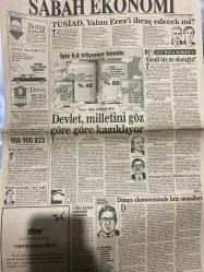 SABAH EKONOMİ GAZETESİ DOĞUM GÜNÜ HEDİYESİ  - 19 EYLÜL 1992-Yalım Erez-Bülent Eczacıbaşı-Ali Rıza Kardüz-Osman Ulagay-Yücel Gülgöz-Meral Tamer-Betül Demirtaş-Cenk ÖZ-Alhan Kahvecioğlu  TÜSİAD Yalım Erez’i ihraç edecek mi-Devlet milletini göz göre göre kazıklıyor-Çiller petrol zammını savundu-Dünya ekonomisinde kriz sinyalleri-İngiltere zor günler yaşıyor-Avrupa’nın kaderi yarın belli oluyor-Fransızlara yalvardılar-TÜSİAD çark etmiyor-Akbank ve Yapı Kredi’nin arasına karakedi girdi-Moğultay’a bir kez daha bravo-Avrupa’yı ABD’yi bırakın Uzakdoğu pazarına bakın-Hangi liderle yanmak istersiniz-Türk Eximbank için usulsüzlük iddiası-Okumuş işsizlerin sayısı hızla artıyor-Reklamda rekabet TRT’yi ucuzlattı  Karikatür isimleri ve çizerleri: 9.5 trilyon hesabı karikatürü-Sterlin krizleri karikatürü-Maastricht referandumu karikatürü-Mitterrand karikatürü-Akbank YKB karikatürü-Karakedi karikatürü-Hangi liderle yanmak istersiniz çakmak karikatürleri