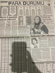 SABAH EKONOMİ GAZETESİ DOĞUM GÜNÜ HEDİYESİ  - 26 AĞUSTOS 1992-Ahmet Özgüneş-Moğultay-Osman Ulagay-Cavit Çağlar-Salat-Sakıp Sabancı-Vehbi Koç-Nejat Eczacıbaşı-Memduh Hacıoğlu-Bankayla döviz işi yapan zararda-Salat’ın patronu: İki leş kargası başıma üşüştü-Zenginler ligindeki kadromuz değişmedi-200 bin konuta bitirme kredisi-Bankacılar Çiller’i alkışlıyor-Borsa 4 puanlık çıkışa şükretti-Mark’ın büyük kumarı-Seul Borsası’na devlet müdahalesi-Astarsız ayakkabı ayakları boyuyor-Fırında koruyucu vana-Migros malına sahip çıkıyor-Çanakkale Çimento’ya Fransızlar talip-Dışarıda 3.5 trilyon liralık yatırım yaptık-Aylık bağlama oranı üç kez değiştirildi