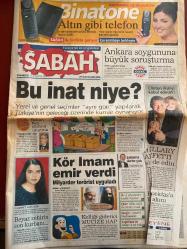 SABAH GAZETESİ DOĞUM GÜNÜ HEDİYESİ - 17 AĞUSTOS 1998 -TAM TAKIM 34 SAYFADIR -Zeynep Gürüş - Zülfü Livaneli - Cem Karaca - Süleyman Demirel - Kutlu Aktaş - Hillary Clinton - Bill Clinton - Yasemin Yıldırım - Sergio - Högh - Metin - Yıldırım - Hikmet Karaman - Recep Şeker - Joachim Löw - Moldovan - İskender Günen - Milne - Mehmet - Vuğrinec - Murat - Buharin - Çetiner - Ogün - Hakan - Hagi - Arif - Hasan Şaş - Biyediç - Gökmen Özdemak - Fatih Terim - Clinton - Hillary - Bin Laden - Selahattin Duman - Çiller - Sezgin - Zeynep Gürüş Sadece Diplomat - 60 yerinden bıçaklandı - Polis eşlerinin dramı Eşimiz mesleği değildi - Unutulan işsizlik bomba gibi - Kanlıca Savcısı’nın kızı boğuldu - Banka önünde bomba patladı - Aşk orada başladı - Astroloji - Son Osmanlı Kurtuluş Savaşı Destanı - Yıkılmadım ayaktayım - Sergio’ya şut Högh’e ihtar - Metin “Zidane” rolü oynayacak - Yıldırım umut aşıladı - Kartal’da futbolculardan yöneticilere PRİM resti - Kubi haber bekliyor - İşte Trabzonspor bu - Milne: