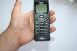 NOKİA 3110 CEP TELEFONU + ORJINAL O ZAMANDAN KALMA ORJINAL KILIFI ILE BERABER TAM KOLLEKSİYON (ANTİK KOLİ 22