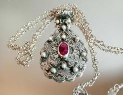 AKİK TAŞLI VE İNCİ DETAYLI GÜMÜŞ KOLYE UZUNLUK KLİPS KAPALI HALİYLE 37 CM