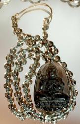 OBSİDYEN KRİSTALİ HİNT TANRI FİGÜRLÜ KOLYE UZUNLUK 35 CM