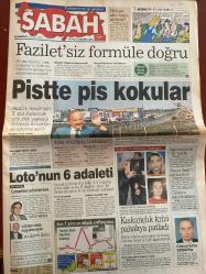 SABAH GAZETESİ DOĞUM GÜNÜ HEDİYESİ - 4 OCAK 1999 - TAM TAKIM 30 SAYFADIR -Baykal-Recai Kutan-Hakan-Sadri Şener-Kıskanç Serpil-Güzel Abla Mine-Nawaz Şerif-Clinton-Coşkun Kırca-Yavuz Donat-Selahattin Duman-Yavuz Görel-Baliç-Jesus Gil-Miguel Angel-Hakan-Annnesi Nermin Hanım-Suat-Popescu-Suker-Terim-Süleyman Seba-Toshack-Seylan Yıldız-Namik Öztoprak-Haluk Balıkel-Güngör Mengi-Salih Memecan  Fazilet’siz formüle doğru-Pistte pis kokular-Loto’nun 6 adaleti-Kıskançlık krizi pahalıya patladı-Apo sonunda ‘in’ buldu-Kanarya’yı İbo uçurdu-Ülker Harlem gibi-Turabi’den altın üçlük-Erzurum’dan siftah-Adana’nın kozu evi-Baliç’e şok teklif-Ve Hakan veda etti-‘Milyonların sevgilisi Löw’-Popescu gönderilecek Suker kiralık alınacak-Beşiktaş tesis kralı-Top Adli Tıp’ta-Tatilci hırsızlar-Korku intiharı-Zinada yakaladı boşadı-Çare uzak değil-Orada kış başka güzel-2000 Yılı Bebeği  Bizimcity-Salih Memecan