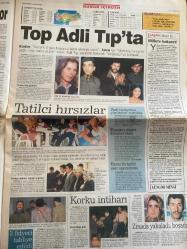 SABAH GAZETESİ DOĞUM GÜNÜ HEDİYESİ - 4 OCAK 1999 - TAM TAKIM 30 SAYFADIR -Baykal-Recai Kutan-Hakan-Sadri Şener-Kıskanç Serpil-Güzel Abla Mine-Nawaz Şerif-Clinton-Coşkun Kırca-Yavuz Donat-Selahattin Duman-Yavuz Görel-Baliç-Jesus Gil-Miguel Angel-Hakan-Annnesi Nermin Hanım-Suat-Popescu-Suker-Terim-Süleyman Seba-Toshack-Seylan Yıldız-Namik Öztoprak-Haluk Balıkel-Güngör Mengi-Salih Memecan  Fazilet’siz formüle doğru-Pistte pis kokular-Loto’nun 6 adaleti-Kıskançlık krizi pahalıya patladı-Apo sonunda ‘in’ buldu-Kanarya’yı İbo uçurdu-Ülker Harlem gibi-Turabi’den altın üçlük-Erzurum’dan siftah-Adana’nın kozu evi-Baliç’e şok teklif-Ve Hakan veda etti-‘Milyonların sevgilisi Löw’-Popescu gönderilecek Suker kiralık alınacak-Beşiktaş tesis kralı-Top Adli Tıp’ta-Tatilci hırsızlar-Korku intiharı-Zinada yakaladı boşadı-Çare uzak değil-Orada kış başka güzel-2000 Yılı Bebeği  Bizimcity-Salih Memecan