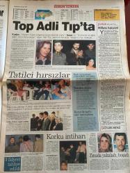 SABAH GAZETESİ DOĞUM GÜNÜ HEDİYESİ - 4 OCAK 1999 - TAM TAKIM 30 SAYFADIR -Baykal-Recai Kutan-Hakan-Sadri Şener-Kıskanç Serpil-Güzel Abla Mine-Nawaz Şerif-Clinton-Coşkun Kırca-Yavuz Donat-Selahattin Duman-Yavuz Görel-Baliç-Jesus Gil-Miguel Angel-Hakan-Annnesi Nermin Hanım-Suat-Popescu-Suker-Terim-Süleyman Seba-Toshack-Seylan Yıldız-Namik Öztoprak-Haluk Balıkel-Güngör Mengi-Salih Memecan  Fazilet’siz formüle doğru-Pistte pis kokular-Loto’nun 6 adaleti-Kıskançlık krizi pahalıya patladı-Apo sonunda ‘in’ buldu-Kanarya’yı İbo uçurdu-Ülker Harlem gibi-Turabi’den altın üçlük-Erzurum’dan siftah-Adana’nın kozu evi-Baliç’e şok teklif-Ve Hakan veda etti-‘Milyonların sevgilisi Löw’-Popescu gönderilecek Suker kiralık alınacak-Beşiktaş tesis kralı-Top Adli Tıp’ta-Tatilci hırsızlar-Korku intiharı-Zinada yakaladı boşadı-Çare uzak değil-Orada kış başka güzel-2000 Yılı Bebeği  Bizimcity-Salih Memecan