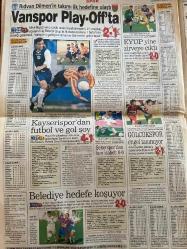 SABAH GAZETESİ DOĞUM GÜNÜ HEDİYESİ - 7 ARALIK 1998 - TAM TAKIM 34 SAYFADIR -Apo-Çakıcı-Yılmaz-Yavuz Donat-Selahattin Duman-Mustafa Yalçın-Oktay-Recep-Ayhan-Ergün Erdem-Erman Toroğlu-İskender Günen-Toshack-Milne-Zekeriya Alp-Coşkun Özarı-Fatih Terim-Urzaiz-Alkiza-Guerrero-Ezquerro-Aziz Yıldırım-Köksal Özbek-Sergen-Oğuz-Hüsnü Cil-Rıdvan Dilmen-İsmail-Gökrem-Veysel-Ali-Mustafa-Yunus-Fevzi-Köksal  İşsizlik alarmı-Allah korudu-Ve Recep’i ağlattılar-Potada son gülen Fener-Derbinin kralı Beşiktaş-Kartal’da 2 sakat 1 cezalı-Terim’in gözü korktu-Yıldırım rest çekti-Moldovan’a bir dokun bin ah işit!-Vanspor Play-Off’ta-Eyüp yine zirveye çıktı-Kayserispor’dan futbol ve gol şov-Belediye hedefe koşuyor  Karikatür-Bizimcity-Salih Memecan-Ahmet Teber-Bahattin Ayyeri-Furkan-Ayşe-Güngör Mengi  “İyi hal” ipten kurtardı-Kadın banker ağır cezalık-Tokatçı kooperatifçi uslanmak bilmiyor-Yine soba faciası-Değnekçiler savcı dövmeye kalktı