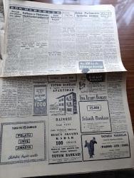 Cumhuriyet Gazetesi - 12 Temmuz 1954 - Kömür İstihsalimiz Gittikçe Artıyor - Tunus'ta Milliyetçilerle Fransızlar Çarpıştılar 19 Kişi Öldü 41 Kişi De Yaralandı - Bir Ölüden 37 Yıl Sonra Gelen Mektubun İçyüzü Anlaşıldı - Churchill Malenkov Mülakatı -  Cumhurreisi Celal Bayar Atatürk Kız Lisesinde fotoğraf - Mahsul Bayramları Yapılacak - Bedri Rahmi Eyüboğlu Pazartesi Konuşmaları - Migros Statüsü Hazırlandı - Sadi Tek Tiyatrosu Gülhane Parkında Temsillerine Başlıyor - Kafkasya Ve Türkistan'da Tehcir Hareketi Şiddetlendi- İran Şahının Parlamento Üyelerine Hitabesi - Aydın Muhteliti Rodosta İki Maç Yaptı - Remzi Aksu Kupası Boks Maçları - Bu Günün En Meşhur Kadın Casusları Derleyen Tolun Alptekin Yazı Dizisi - Dilencilik Kangreni - Resimli Romanımız Ecel Gemisi  Yazan George Simenon - İzmir Ege Sandalye Fabrikası - Apollo Sirki - konsolosun karısı yazan Nihal Karamağaralı Yazı Dizisi - Yeşilköy kulübü'nün tertiplediği bisiklet yarışı - Tarsus vapuru Charlestonda büyük törenle karşılandı