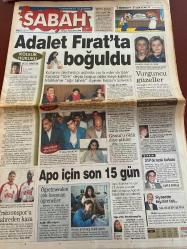 SABAH GAZETESİ DOĞUM GÜNÜ HEDİYESİ - 8 ARALIK 1998 - TAM TAKIM 34 SAYFADIR -Gülay Göktürk-Yavuz Donat-Selahattin Duman-Hüsnü Cil-Suat-Löw-Hagi-Arif-K.Hakan-Ümit-Toshack-Ayhan-Oktay-Ohen-Mehmet-Amokachi-Campbell-İbrahim-Mirsad-Nuri Ergin-Selçuk Ural-Metin Şentürk-Sibel Can-Baldız Özçelik-Selim City-Filiz Özçelik-Selmin Özçelik-Ali-Ev Songül-Yücel-Binnaz Kurt-Selim Kurt-Selmin Erdoğru  Adalet Fırat’ta boğuldu-Vurguncu güzeller-Apo için son 15 gün-Öğretmenden çok kazanan öğrenciler-Siyasette kıyafet falları-Oğuz’a zam yok!-Galatasaray kilitlendi-Ya Baliç Fener’e değil de Cim-Bom’a gitseydi!-Kartal’a yakıştı-Trabzon’da İpek isyanı-Nuriş’ten tehdit-Alem dönüşü kaza-Çocuklarını paylaşamadılar-Sahte diploma skandalı  Karikatür-Bizimcity-Salih Memecan-Ruhat Mengi-Ahmet Vardar-Nizamettin Veziroğlu-Abdullah Turhan  Sırat köprüsünde yapayalnız-Her şey çok güzel olacak  Burakbey-Abdullah Turhan-Mimi ile Muti-Patrick Mc Donnell-Bizim Aile-Mort Walker-Dick Browne-Marvin-Tom Armstrong