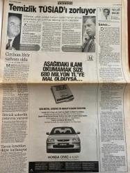 SABAH GAZETESİ DOĞUM GÜNÜ HEDİYESİ - 8 ARALIK 1998 - TAM TAKIM 34 SAYFADIR -Gülay Göktürk-Yavuz Donat-Selahattin Duman-Hüsnü Cil-Suat-Löw-Hagi-Arif-K.Hakan-Ümit-Toshack-Ayhan-Oktay-Ohen-Mehmet-Amokachi-Campbell-İbrahim-Mirsad-Nuri Ergin-Selçuk Ural-Metin Şentürk-Sibel Can-Baldız Özçelik-Selim City-Filiz Özçelik-Selmin Özçelik-Ali-Ev Songül-Yücel-Binnaz Kurt-Selim Kurt-Selmin Erdoğru  Adalet Fırat’ta boğuldu-Vurguncu güzeller-Apo için son 15 gün-Öğretmenden çok kazanan öğrenciler-Siyasette kıyafet falları-Oğuz’a zam yok!-Galatasaray kilitlendi-Ya Baliç Fener’e değil de Cim-Bom’a gitseydi!-Kartal’a yakıştı-Trabzon’da İpek isyanı-Nuriş’ten tehdit-Alem dönüşü kaza-Çocuklarını paylaşamadılar-Sahte diploma skandalı  Karikatür-Bizimcity-Salih Memecan-Ruhat Mengi-Ahmet Vardar-Nizamettin Veziroğlu-Abdullah Turhan  Sırat köprüsünde yapayalnız-Her şey çok güzel olacak  Burakbey-Abdullah Turhan-Mimi ile Muti-Patrick Mc Donnell-Bizim Aile-Mort Walker-Dick Browne-Marvin-Tom Armstrong
