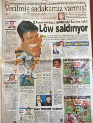 SABAH GAZETESİ DOĞUM GÜNÜ HEDİYESİ - 12 ARALIK 1998 - TAM TAKIM 38 SAYFADIR -Demirel-Yavuz Donat-Selahattin Duman-Erdoğan-Löw-Baliç-Oğuz-Adnan Aybaba-Daniel Amokachi-Şifo Mehmet-Toshack-Alpay-Oktay-Filipescu-Terim-Hakan Şükür-Hasan Şaş-Arif-Suren-Yılmaz-Seyit Ceme-Hüsnü Cil-Ünal-Ajda Pekkan-Sezen Aksu-Mehmet Altan-Serdar Ortaç-Tarkan  28 Şubat’ı unutma-30 saat formülü pazarlığa açıldı-Karadenizliler imaj yeniliyor-Trafik terörü yine kazandı-İki büyük adım-Verilmiş sadakamız varmış-Löw saldırıyor-O bir imparator!-Filipescu’ya Barca 3 trilyon lira verdi-Cim-Bom’da operasyon-Yılmaz rotayı çizdi-Ülker’den ince hesap-Devlet sanatçıları Köşk’te-İşsizlik ve ilericilik-Tarkan’ın kurnazlığı askerlere sökmedi  Karikatür-Bizimcity-Salih Memecan-Selahattin Duman-Sevinç Uygül-Clinton-George Burns  İki dev adım-Deniz dalgalar ve hayaller fuarı-Baba’nın da kafası karıştı  Karikatür-Yok