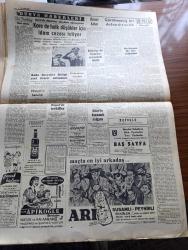Cumhuriyet Gazetesi - 18 Aralık 1960 - İkinci Adım Yazan Nadir Nadi Başmakale - Lütfi Akatlı Nedim Ergüven Ekrem Tüzemen Hayrettin Perk Fotoğraf - Yüksek Seçim Kurulu Üyeleri Dün Belli Oldu - Limanımızda İkinci Deniz Kazası oldu - 6 7 Eylül Davasında Sanıklar Müdafaalarına Devam Ettiler - Karayollarının Borç Tutarı 174 Milyon Lira - Diyanet İşleri Teşkilat Kanununda Alevilerin Temsiline Yer Verilecek - İpar Davası beklenen şahit yine gelmedi - Yugoslav Tankeri Zaroviç yangını kontrol altında fotoğraf - Fahrettin Kerim Gökay Dünkü Celsede Müdafaasını Yaparken Fotoğraf - 10. köy Yazan Fakir Baykurt Yazı Dizisi  - Kore'de Halk Düşükler İçin İdam Cezası İsteniyor - Küba Sovyetler Birliği Yeni Ticaret Anlaşması - Mevlana'nın 687. Yıldönümü - Haftanın Şakaları Yazan Burhan Felek Köşe Yazısı - Bay Oscar Karikatür - Resimli Roman Başkasının Günahı Çizen Yves Sayol - Fenerbahçe Galatasaray 173. Defa Karşı Karşıya Geliyorlar - Galatasaray Fenerbahçe Maçları - İsmet Uluğ'un Unutamadığı An