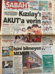SABAH GAZETESİ DOĞUM GÜNÜ HEDİYESİ - 25 EYLÜL 1999 - TAM TAKIM 30 SAYFADIR -Tayfun Devgioglu-Salih Memecan-Cengiz Çandar-Oğuz Haksever-Serif Turgut-Mehmet Çetingüleç-Nilgün Cerrahoğlu-Ecevit-Yavuz Donat-Selahattin Duman-Rauf Tamer-Ekrem Çatay-Atilla Olgaç-Al Kırca-Erman Toroğlu-Fatih Terim-Kubilay-Hakan Ünsal-Hagi-Hasan Şaş-Cüneyt Tanman-Rıdvan Dilmen-Tayfun-Rüştü-Moshoeu  Kızılay’ı AKUT’a verin-İşini bilmeyen memur-atv bomba gibi-İstediğimizi aldık-Emre seferberliği-G.Saray’a taşlı saldırı-Ne de olsa Cimbom-Hasan Şaş sırttı-Düzen değişti-Yanlış yapmadım-Rüştü’ye tarihi ceza  Karikatür-Bizimcity-Salih Memecan-Karikatür-Canan Hoşgör-Hamdi Alkan-Ebru Şallı-Zeyno-Nebil Özgentürk-Mehmet Calışkan-Arzu Okay-Haluk Ergun-Rutkay Aziz-Vesna Djorgievic  Ebru bir mikrop-Bin ‘Yudum’luk gece  Karikatür
