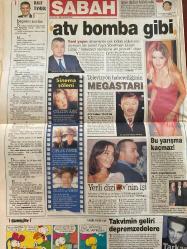 SABAH GAZETESİ DOĞUM GÜNÜ HEDİYESİ - 25 EYLÜL 1999 - TAM TAKIM 30 SAYFADIR -Tayfun Devgioglu-Salih Memecan-Cengiz Çandar-Oğuz Haksever-Serif Turgut-Mehmet Çetingüleç-Nilgün Cerrahoğlu-Ecevit-Yavuz Donat-Selahattin Duman-Rauf Tamer-Ekrem Çatay-Atilla Olgaç-Al Kırca-Erman Toroğlu-Fatih Terim-Kubilay-Hakan Ünsal-Hagi-Hasan Şaş-Cüneyt Tanman-Rıdvan Dilmen-Tayfun-Rüştü-Moshoeu  Kızılay’ı AKUT’a verin-İşini bilmeyen memur-atv bomba gibi-İstediğimizi aldık-Emre seferberliği-G.Saray’a taşlı saldırı-Ne de olsa Cimbom-Hasan Şaş sırttı-Düzen değişti-Yanlış yapmadım-Rüştü’ye tarihi ceza  Karikatür-Bizimcity-Salih Memecan-Karikatür-Canan Hoşgör-Hamdi Alkan-Ebru Şallı-Zeyno-Nebil Özgentürk-Mehmet Calışkan-Arzu Okay-Haluk Ergun-Rutkay Aziz-Vesna Djorgievic  Ebru bir mikrop-Bin ‘Yudum’luk gece  Karikatür