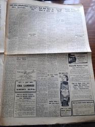 Cumhuriyet Gazetesi - 19 Aralık 1957 - Paris toplantısı yazan Nadir Nadi Başmakale - Paris'te Kıbrıs için mühim müzakereler - Adnan Menderes dün Paris'te Eisenhower'le görüşürken fotoğraf - Kıbrıs için toplantı müsaadesi verilmedi  - Büyük Millet Meclisi dün hadiseli bir toplantı yaptı - kapatılan sendikalar meselesi görüşülürken kavgalar oldu karışıklık 15 dakika sürdü - Kıbrıslı Türklerin yeni ikazı - Batı Trakya Türkleri eziliyor - münazara Türkler ecnebilerle evlenmeli mi evlenmemeli mi fotoğraf - Bir genç kız kendisini iğfal ettiği için 1 yıldır hapishanede yatan gençle evleniyor - Beyazıt meydanı bugün trafiğe açılıyor - Ratip Tahir Burak'ın dünkü duruşması - Haldun dormen tiyatrosu Hedda Gabler piyesine temsile başlamıştır fotoğraf - Fenerbahçe ve Galatasaray Ankara'da Galip - çiçek aşısını kim bulmuş yazan Burhan Felek - Mevlana pulları yüzünden bir dava açılıyor - Devlerin Aşkı filmi başrollerde Elizabeth Taylor Rock Hudson Beyoğlu Lale ve Elhamra sinemasında - Beşiktaş Legia