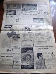 Cumhuriyet Gazetesi - 19 Aralık 1957 - Paris toplantısı yazan Nadir Nadi Başmakale - Paris'te Kıbrıs için mühim müzakereler - Adnan Menderes dün Paris'te Eisenhower'le görüşürken fotoğraf - Kıbrıs için toplantı müsaadesi verilmedi  - Büyük Millet Meclisi dün hadiseli bir toplantı yaptı - kapatılan sendikalar meselesi görüşülürken kavgalar oldu karışıklık 15 dakika sürdü - Kıbrıslı Türklerin yeni ikazı - Batı Trakya Türkleri eziliyor - münazara Türkler ecnebilerle evlenmeli mi evlenmemeli mi fotoğraf - Bir genç kız kendisini iğfal ettiği için 1 yıldır hapishanede yatan gençle evleniyor - Beyazıt meydanı bugün trafiğe açılıyor - Ratip Tahir Burak'ın dünkü duruşması - Haldun dormen tiyatrosu Hedda Gabler piyesine temsile başlamıştır fotoğraf - Fenerbahçe ve Galatasaray Ankara'da Galip - çiçek aşısını kim bulmuş yazan Burhan Felek - Mevlana pulları yüzünden bir dava açılıyor - Devlerin Aşkı filmi başrollerde Elizabeth Taylor Rock Hudson Beyoğlu Lale ve Elhamra sinemasında - Beşiktaş Legia