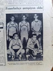 Cumhuriyet Gazetesi - 18 Aralık 1957 - NATO konferansında dün ilk ihtilaf çıktı - Bağdat Paktı namına NATO'dan talebimiz - Amerika kıtalar arası 5000 mil menzilli füzeyi dün attı - Kıbrıs'ta Rumlar yeni vali Foot ile anlaşıyorlar - Kıbrıs Türktür cemiyetine dair soru önergesi - tersaneler İstanbul'dan nakledilecek - boğazdan geçen rus gemileri - Mevlana pulları satışı dün hadiselerle başladı - basketbol teşvik turnuvasında Fenerbahçe şampiyon oldu fotoğraf - 20. Asırda Hakiki Bir Robenson Nakleden Cemalettin Saraçoğlu yazı dizisi - Cahide Sonku İhsan Doruk Davası - Pakistan hükümeti resmen açıklandı - Yakup Kadri Karaosmanoğlu Atatürk'e dair bir konuşma yaptı - sebepler ve neticeler yazan Burhan Felek - değirmenci güzeli filmi Saray sinemasında - çölde bir İstanbul kızı başrolde Belgin Doruk Turan Seyfioğlu Ferah Ve Azak sinemasında - Beşiktaş Legia ile maç yapacak - Galatasaray Vestras bugün karşılaşıyor - Mümtaz Bolmen Yarın yüzecek - yeni merkez ceza heyeti reisi Akif Tunçal