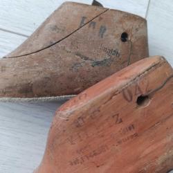 Eski dönem, 2 farklı ahşap ayakkabıcı kalıbı.