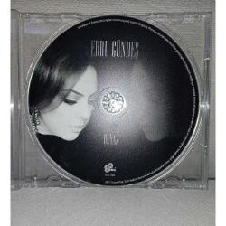 Cd Ebru Gündeş Beyaz albümü. Orijinal. Kartoneti yok. İyi durumda sorunsuz çalışıyor