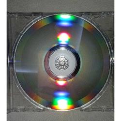 Cd Ebru Gündeş Beyaz albümü. Orijinal. Kartoneti yok. İyi durumda sorunsuz çalışıyor