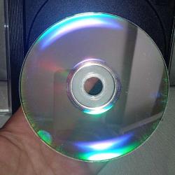 Dvd Winx club sezon 1 bölüm 4. Orijinal. Türkçe dublaj. Çalışmasını etkilemeyen çizikler var. Kartoneti yok. Dvd kutusu ile gönderim yapılacaktır