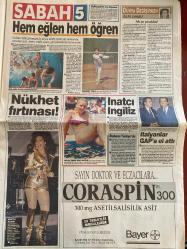 SABAH GAZETESİ DOĞUM GÜNÜ HEDİYESİ - 22 HAZİRAN 1992 - TAM TAKIM 18 SAYFADIR -Şevket Çubuk-Ömer Odabaşı-Filiz Akın-Hasan Demir-Süleyman Demirel-Theodorakis-Ramazan Öztürk-Mazlum Kiper-Sarışın Afet-Max Zarman-Laurence Olivier-Bruce Boxleitner-Lindsay Wagner-Marlie Matlin-Erdoğan Sevgin-Mesut Arda-Sebo-Turgay Şeren-Yavuz Gürel-Riedle-Yavuz Gönenç-Nükhet Duru-Çiğdem Yücesoy-Zülfü Livaneli-Holly Simi-Roberto Mancini-Süleyman Demirel-Bülent Ecevit  İşte elebaşları-Paralar nerede?-Suç ortağı tefeci kadın-Demirel’in ince hesabı-Ege’nin 2 yakası Efes’te buluştu-Özal’ın Koyu’nu kirleten Fransızlar para arıyor-SSK’lı hasta başının çaresine bakacak-Bizimcity-Modern Tıp ve Kadın-Basın Dünyası-Açık oturumun perde arkası-Arkası Yarın’larda 3 olay-Çılgın ihtiras-Yalnızca Maria-Yalan Rüzgarı-Rodrigo’nun gücü-Ölüme Yolculuk-Karanlık Adalet-Teleon’da Eşref Kolçak filmleri-3 yeni dizi daha-Sessiz Ortak-Patagonya Kralı-Cententen Bin-Kızlar Yurdu-Süheyla’nın başı dertte-Sizinzkiler-Novak Operasyonu-Fener N