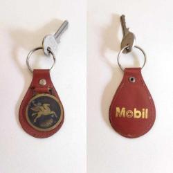 Eski Dönem Mobil Pertol Anahtarlığı