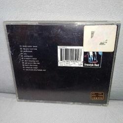 Cd The Chemical Brothers dig your own hole. Orijinal 1997 İtalya baskı. Dinlemeyi etkilemeyen çizikler var sorunsuz çalışıyor.