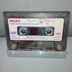 Kaset Selda Bağcan Yürüyorum Dikenlerin Üstünde. deyişler ve semahlar. orijinal Uzelli 1987 Kağıt Baskı.