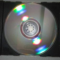 Cd Özdemir Erdoğan Türk halk müziği yorumları albümü. Orijinal 1995 kırmızı bandrollü dönem baskı albüm. Disk 10 üzerinden 9 koleksiyonluk