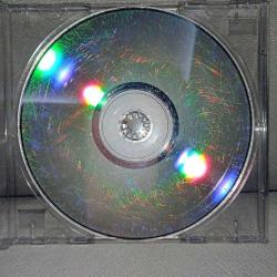 Vcd Barbie 12 dans eden prenses. Orijinal. Türkçe dublaj. Kartoneti yok. Çalışmasına engel olmayan yoğun çizikler var. Baştan sona sorunsuz çalışıyor