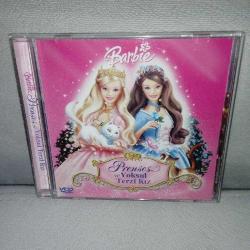 Vcd Barbie prenses ve yoksul Terzi kız. Orijinal. Universal. Türkçe dublaj. Çalışmasını etkilemeyen çizikler var. Sorunsuz çalışıyor. koleksiyonluk