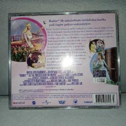 Vcd Barbie prenses ve yoksul Terzi kız. Orijinal. Universal. Türkçe dublaj. Çalışmasını etkilemeyen çizikler var. Sorunsuz çalışıyor. koleksiyonluk