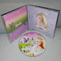Vcd Barbie prenses ve yoksul Terzi kız. Orijinal. Universal. Türkçe dublaj. Çalışmasını etkilemeyen çizikler var. Sorunsuz çalışıyor. koleksiyonluk