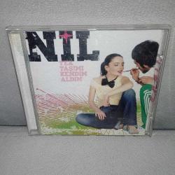 Cd Nil Karaibrahimgil tek taşımı kendim aldım albümü. Orijinal 2006. Disk 10 üzerinden 9 koleksiyonluk