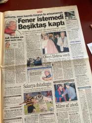 SABAH GAZETESİ DOĞUM GÜNÜ HEDİYESİ - 7 MART 1999 - TAM TAKIM 44 SAYFADIR -Levent Kırca-Hülya Avşar-Gordon Milne-Tanju-Hikmet Karaman-Orgeneral Kıvrıkoğlu-Ali Gülmez-Hasan Başaran-Murat Yakin-Metin Can Bartu-Bülent-Hıncal Uluç-Feldkamp-Helma Feldkamp-Dobrowski-Mirkovic-Ahmet Erman Toroğlu-Feyyaz Uçar-Metin Tekin-Levent Kırca-Oya Başar-Haldun Taner-Yalçın Tura-Volkan Severcan-Ziya Kürküt-Özlem Yüksek  Cim-Bom ağır basıyor-Alma zamanı-İşte hain bombacı-Trafik denetimi can aldı-Türkiye’nin futbol bayramı-Fener istemedi Beşiktaş kaptı-Toshack’sız da felaket-Beşiktaş için sezon bitti-Üç Baba Hasan müzikli oyun-Keşanlı Ali Destanı-Peter Pan çocuk müzikali-Yılmaz Erdoğan-Demet Akbağ-Altan Erkekli-Bican Günalan-Zerrin Sümer-Savaş Dinçel-Sadri Alışık-Ali Poyrazoğlu-Derya Baykal-Ali Nesin-Roberto Benigni-Nicoletta Braschi-Giorgio Cantarini-Horst Buchholz-Marisa Paredes-Serhat Nalbantoğlu-Murat Karasu-Şahap Sayılgan  Sen Hiç Ateşböceği Gördün mü?-Hayat Güzeldir-Meleklerin Düş Yaşamı-Kutsal Ada-Mul
