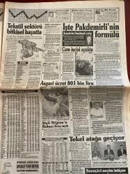 SABAH GAZETESİ DOĞUM GÜNÜ HEDİYESİ - 27 TEMMUZ 1991 - TAM TAKIM 24 SAYFADIR -İsmet İnönü-Güneri Cıvaoğlu-Baykal-Süleyman Simavi-Haldun Simavi-Hıncal Uluç-Turgay Seren-Ünal-Kosecki-Tugay-Mustafa Denizli-Gordon Milne-Bako-Fatih Terim-Tuncay-Gordon Milne-Cüneyt-Kayahan-Hülya Avşar-Osman Yördem-Hülya Süer-Vedat Çetinkaya-Nilgun Onatkut-Nükhet Duru-Perran Kutman-Metin Özkül-Tuncay Vural-Sevim Egesoy-Cenk Koray-Müjdat Gezen-Çetin Alp-Tanyeli-Gülgün Hosse-Güneş Olcay-Tuğba Faglar-Gönül Özcan-Jale Aral-Semra Türel-Cem-Asuman Uğur-Sezen Aksu-Uğur Yücel-Serpil Benay-Melda Işıklar-Dilek Aksu-Vacit Karataş-Gürcan Erdaş-Semra Su-Kerim Bayraktar-Özdemir Erdoğan-Yonca-Neco-Leman Sam-Hayko-Çiğdem-M. Ali Tunç-Erbil  SHP’nin kader kurultayı-Halk ve Kurultay-Özal’a göre-Baykal adaylığını açıkladı-Birleşme için herşey yapılacak-Süleyman Simavi ölümden döndü-ANAP yari destek-İnönü SABAH’a konuştu-Kamuoyu başkanlık yarışından sıkıldı-Birinci Köprü bakıma alınıyor-Asfalt çilesi köprüye dayandı-Özal gözünden