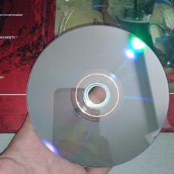 Dvd Elm Sokağı kabusu. a nightmare on elm street Freddy Kruger. Özel Kutusunda Orijinal, 2 diskli. Türkçe dublaj ve altyazılı. Diskler 10 üzerinden 9 - 9.5 sorunsuz çalışıyor. koleksiyonluk