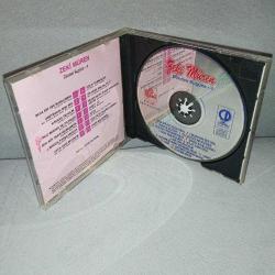 CD Zeki Müren dünden bugüne 4 albümü. Orijinal. 1991 pembe bandrollü dönem baskı albüm.