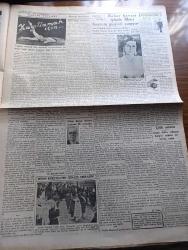 Cumhuriyet Gazetesi - 20 Mart 1939 - şimdi artık Yeni Bir Dünya harbine doğru yazan Yunus Nadi Başmakale - Almanya Londra'daki elçisini geri çağırdı - Hitler dün Berlin'e döndü ve merasimle karşılandı - çankaya'daki kabul resminde Cumhur reisimiz İsmet İnönü Bulgar Başvekili Ekselans Köseivanofla görüşüyor fotoğraf - Zonguldak'ta kasımlar köyünde 98'lik bir ihtiyar reyini kullanıyor fotoğraf - müsabakalara iştirak eden zabitlerimiz İstiklal marşını dinliyorlar fotoğraf - Adana Halkevinin açtığı bakımevi fotoğraf - Toprak Bayramı - muhacir Yahudiler - seçim tasnifinin neticesi - paris'teki Çin'e bar'lardan birinin içi fotoğraf - Fransız Keman üstadı Franseskati Fransız tiyatrosunda - Racanın hazineleri Perşembe akşamı Saray ve İpek sinemalarında - Galatasaray Beşiktaş maçı yapılmıyor - Fenerbahçe futbolcuları idari heyetin dilemiyorlar - Fenerbahçe 1 Vefa 0 - Bulgar başvekili Köseivanof'un Ankara günleri fotoğraflar - Kadın severse yazan Esad Mahmut Karakurt Yazı dizisi - çocuklar için