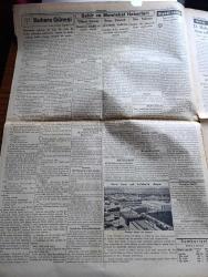 Cumhuriyet Gazetesi - 24 Ağustos 1939 - Alman Rus Paktı üzerinde Yazan Yunus Nadi Başmakale - Alman Rus görüşmelerine dün Moskova'da başlandı - İngiltere başvekili Çemberlayn'ın mesajı fotoğraf - ihraç mallarımız için bulunan yeni pazarlar - Ticaret vekili Cezmi Erçin Manisa üzüm bayramında fotoğraf - zehirli gaza karşı İstanbul'da ikinci tecrübe - başvekil Refik Saydam ve misafir Mısır asker heyeti dünkü tecrübeler esnasında Eminönü meydanında fotoğraf - Satie davasına Dün başlandı - Yusuf Ziya Öniş Sadun Galip Hamdi Emin Çap Refii Bayar ve Ziya Tancer fotoğraf - Alman Büyükelçisi Von Papen Geldi Hitlerden Cumhurreisimiz İsmet inönü'ye bir mesaj getirdiği söyleniyor fotoğraf - tarihi roman Buhara güneşi yazan Orhan Rahmi Yazı Dizisi - Diyarbakır Cizre hattında inşa edilen büyük köprü - İzmir fuarı çok kalabalık oluyor fotoğraf - bu akşamki radyo programı - İstanbul bombalar altında yazan Salahattin Güngör -tünel meydanında bir zabıta memuru acele sığınağa gidilmesini söylüyor fotoğraf