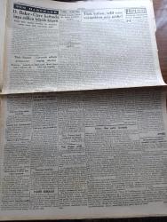 Cumhuriyet Gazetesi - 24 Ağustos 1939 - Alman Rus Paktı üzerinde Yazan Yunus Nadi Başmakale - Alman Rus görüşmelerine dün Moskova'da başlandı - İngiltere başvekili Çemberlayn'ın mesajı fotoğraf - ihraç mallarımız için bulunan yeni pazarlar - Ticaret vekili Cezmi Erçin Manisa üzüm bayramında fotoğraf - zehirli gaza karşı İstanbul'da ikinci tecrübe - başvekil Refik Saydam ve misafir Mısır asker heyeti dünkü tecrübeler esnasında Eminönü meydanında fotoğraf - Satie davasına Dün başlandı - Yusuf Ziya Öniş Sadun Galip Hamdi Emin Çap Refii Bayar ve Ziya Tancer fotoğraf - Alman Büyükelçisi Von Papen Geldi Hitlerden Cumhurreisimiz İsmet inönü'ye bir mesaj getirdiği söyleniyor fotoğraf - tarihi roman Buhara güneşi yazan Orhan Rahmi Yazı Dizisi - Diyarbakır Cizre hattında inşa edilen büyük köprü - İzmir fuarı çok kalabalık oluyor fotoğraf - bu akşamki radyo programı - İstanbul bombalar altında yazan Salahattin Güngör -tünel meydanında bir zabıta memuru acele sığınağa gidilmesini söylüyor fotoğraf