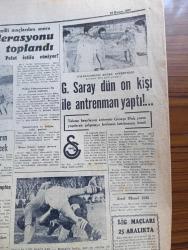 Cumhuriyet Gazetesi - 12 Kasım 1957 - Demokrat Parti CHP Meclis Grupları Aynı Gün İçtima Edecekler - İtalyan Cumhurbaşkanı Gioavanni Gronchi Ankara'da fotoğraf - İhsan Doruk'un Cahide Aleyhine Açtığı Davaya Dün Başlandı - Pul Sergisi Açıldı - İsmet İnönü İyileşiyor - Gaziantep seçimleri büyük bir olgunluk içinde yapılmıştır - Seni Sevmek Kaderdir Yazan Sinclair Levis - devrimizin sinirlilikleri yazan Profesör Doktor Rasim Adasal - gençlik tiyatrosunun temsilleri -   Dünya Bankası Süveyş Kanalı İhtilafında Aracı - Elektrikli Balık - Yağlıboya Nasıl Kullanılır -  iki denizaltımız Pakistan'a gitti - Ingrid Bergman İlk Defa Komedi Filmi Çevirecek - Galatasaray Dün On Kişi İle Antrenmanda fotoğraf - Federasyon Kupasına Yarın Dolmabahçe Devam Edilecek - Fenerbahçeli Ergun Öztuna İyileşiyor - Jozef Monel Öldü - Fahrettin Kerim Gökay Bern Elçiliğine Tayinini Teyid Etmedi - Kamil su eski eserler ve Müzeler Genel Müdürü oldu - Kula kumaşları - Ankara İstanbul radyosu programı