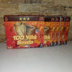 Vcd GS Galatasaray 100 Yıllık Sevda Mehmet Ali Birand (4 adet vcd) Tam Set. Orijinal. 4 disk. Çok iyi durumda. Temiz koleksiyonluk