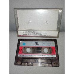 Kaset Selami Şahin seninle başım dertte albümü. Orijinal 1987 dönem kağıt Baskı. Kasetin iki yüzünde yazı var. Baştan sona dinlendi sorunsuz çalışıyor