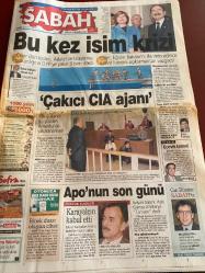 SABAH GAZETESİ DOĞUM GÜNÜ HEDİYESİ - 8 OCAK 1999 - TAM TAKIM 34 SAYFADIR -Tansu Çiller-Ecevit-Alaattin Çakıcı-Murat Karayalçın-Can Dündar-Selçuk Yula-Faruk Süren-Hakan Şükür-Hagi-Taffarel-Suat-Oğuz Çetin-Selim-Ali Yılmaz-Cenk Koray-Ruhat Mengi-Kadir Çelik-Ahmet Vardar-Nizmettin Veziroğlu-Abdullah Turhan-Patrick McDonnell-Mort Walker-Dick Browne-Tom Armstrong-Bu kez isim krizi-Çakıcı CIA ajanı-Apo’nun son günü-Ülker oruç bozdu-Efes Varese’de kendini yaktı-Fener’e transfer yasağı-Cim-Bom Filip’i veriyor-Galatasaray Kanarya’da Rosenborg’a teslim oldu-Selim imzayı attı-Ve Kara Kartal sahaya kondu-Oğuz Çetin Adana’da krallar gibi karşılandı-Kadir Çelik pişman oldu-Sakıncalı düşünceler-Beyler kurtarıyor-Kamyon şoförleri yazmaktan bıktım siz yapmaktan bıkmadınız mı-Bulmacalar-Mimi ile Muti-Bizim Aile-Marvin-Nurten Ulusuzer-Ali Doğan-Özgür Gülentaş-Ümit-Güngör Mengi-Murat Kiper-Vurgun büyüyor-Kayıplara gözyaşı-Eski koruma İzmir DGM’de-7 DHKP-C’li tutuklandı-Canavara 2 kurban-Mağazaya el bombas