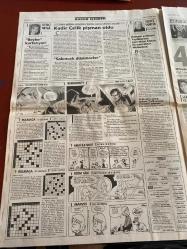 SABAH GAZETESİ DOĞUM GÜNÜ HEDİYESİ - 8 OCAK 1999 - TAM TAKIM 34 SAYFADIR -Tansu Çiller-Ecevit-Alaattin Çakıcı-Murat Karayalçın-Can Dündar-Selçuk Yula-Faruk Süren-Hakan Şükür-Hagi-Taffarel-Suat-Oğuz Çetin-Selim-Ali Yılmaz-Cenk Koray-Ruhat Mengi-Kadir Çelik-Ahmet Vardar-Nizmettin Veziroğlu-Abdullah Turhan-Patrick McDonnell-Mort Walker-Dick Browne-Tom Armstrong-Bu kez isim krizi-Çakıcı CIA ajanı-Apo’nun son günü-Ülker oruç bozdu-Efes Varese’de kendini yaktı-Fener’e transfer yasağı-Cim-Bom Filip’i veriyor-Galatasaray Kanarya’da Rosenborg’a teslim oldu-Selim imzayı attı-Ve Kara Kartal sahaya kondu-Oğuz Çetin Adana’da krallar gibi karşılandı-Kadir Çelik pişman oldu-Sakıncalı düşünceler-Beyler kurtarıyor-Kamyon şoförleri yazmaktan bıktım siz yapmaktan bıkmadınız mı-Bulmacalar-Mimi ile Muti-Bizim Aile-Marvin-Nurten Ulusuzer-Ali Doğan-Özgür Gülentaş-Ümit-Güngör Mengi-Murat Kiper-Vurgun büyüyor-Kayıplara gözyaşı-Eski koruma İzmir DGM’de-7 DHKP-C’li tutuklandı-Canavara 2 kurban-Mağazaya el bombas