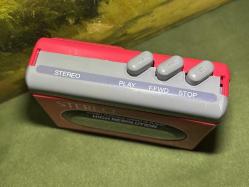 popart 1980 ler stereo walkman - kulaklığı ile birlikte çalışır durumda - kırmızı renk